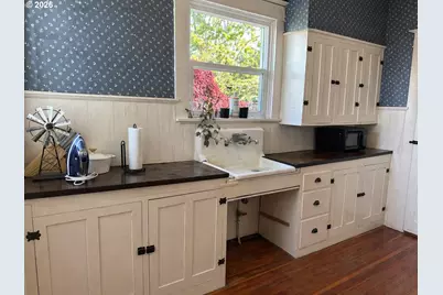 322 W C St, Rainier, OR 97048 - Photo 13