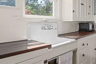 322 W C St, Rainier, OR 97048 - Photo 21