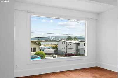 322 W C St, Rainier, OR 97048 - Photo 15