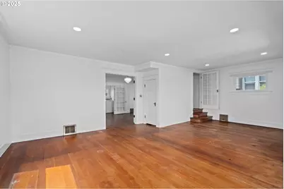 322 W C St, Rainier, OR 97048 - Photo 7