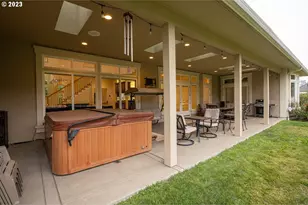 3338 Lakeside Dr, Eugene, OR 97401 - Photo 7