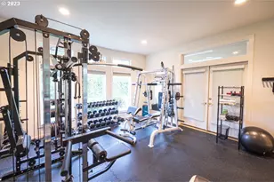 3338 Lakeside Dr, Eugene, OR 97401 - Photo 45