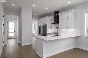 15205 S E Towers Ter, Milwaukie, OR 97267 - Photo 7