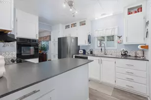 185 N 6th St, Lakeside, OR 97449 - Photo 15