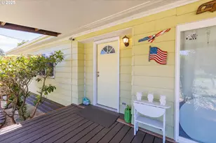 185 N 6th St, Lakeside, OR 97449 - Photo 7