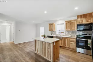 1551 A St, Springfield, OR 97477 - Photo 9