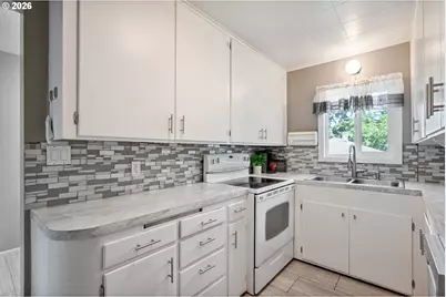 111 Appleman Dr, Castle Rock, WA 98611 - Photo 9