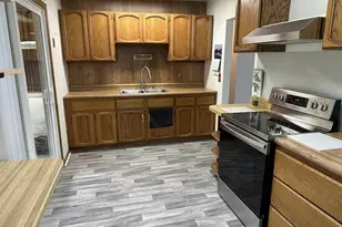 101 SW Peach Ln, Winston, OR 97496 - Photo 5