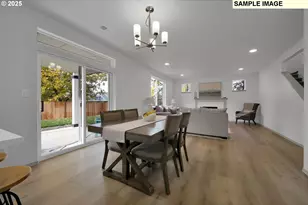 888 S 9th St, Harrisburg, OR 97446 - Photo 7