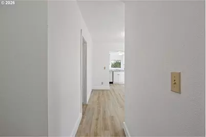 330 NE 1st St, Oakland, OR 97462 - Photo 11