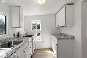 330 NE 1st St, Oakland, OR 97462 - Photo 7