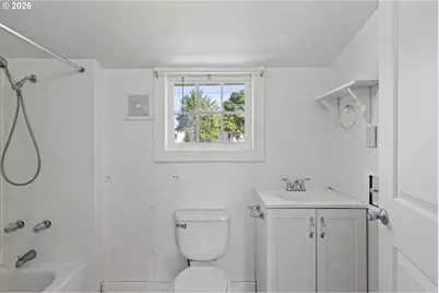 330 NE 1st St, Oakland, OR 97462 - Photo 13