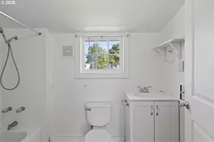 330 NE 1st St, Oakland, OR 97462 - Photo 13