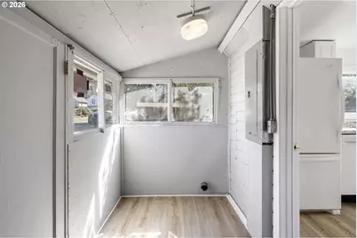 330 NE 1st St, Oakland, OR 97462 - Photo 9