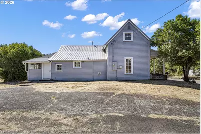 330 NE 1st St, Oakland, OR 97462 - Photo 33