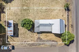 330 NE 1st St, Oakland, OR 97462 - Photo 45
