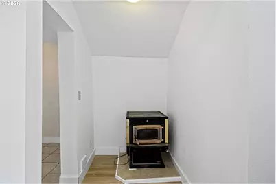 330 NE 1st St, Oakland, OR 97462 - Photo 15
