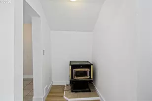 330 NE 1st St, Oakland, OR 97462 - Photo 15