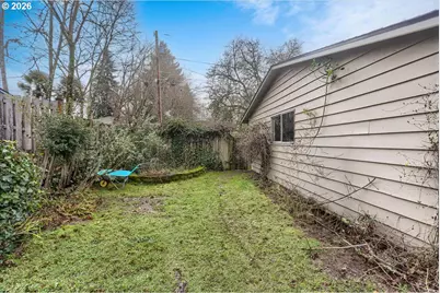 9010 SW Meadow Ln, Portland, OR 97225 - Photo 31