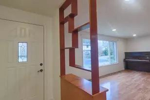 9010 SW Meadow Ln, Portland, OR 97225 - Photo 3