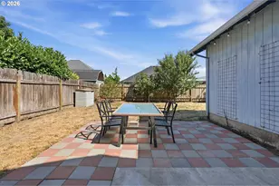 1367 Constitution Ave, Woodburn, OR 97071 - Photo 21