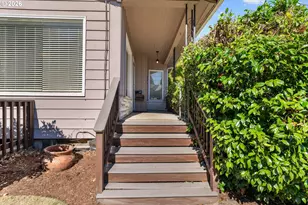 710 11th St, Oregon City, OR 97045 - Photo 3