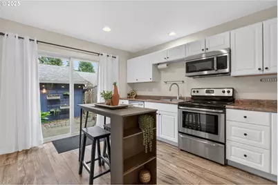 6689 N Columbia Way, Portland, OR 97203 - Photo 13