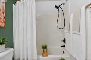 6689 N Columbia Way, Portland, OR 97203 - Photo 23