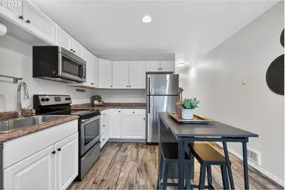 6689 N Columbia Way, Portland, OR 97203 - Photo 19