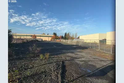 3939 Cross St, Eugene, OR 97402 - Photo 1