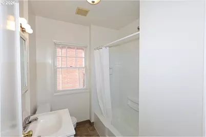 226 SE 76th Ave, Portland, OR 97215 - Photo 15