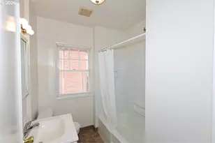 226 SE 76th Ave, Portland, OR 97215 - Photo 15