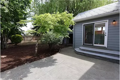 226 SE 76th Ave, Portland, OR 97215 - Photo 35