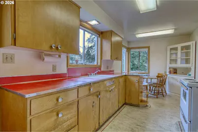 5730 SW Shattuck Rd, Portland, OR 97221 - Photo 9