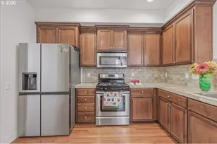 10565 NE Avery Way, Hillsboro, OR 97006 - Photo 9