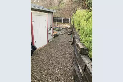 2978 NE Privado Ct, Roseburg, OR 97470 - Photo 31