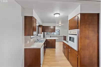 1392 N 8th St, Coos Bay, OR 97420 - Photo 11