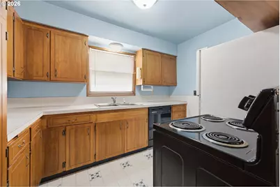 1772 SE 135th Ave, Portland, OR 97233 - Photo 5