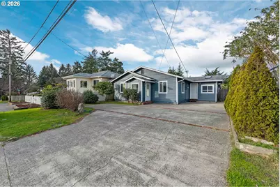 1326 Lakeshore Dr, Coos Bay, OR 97420 - Photo 3