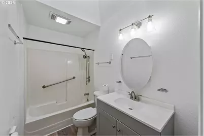 1326 Lakeshore Dr, Coos Bay, OR 97420 - Photo 9