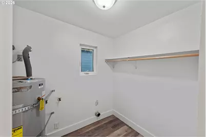 1326 Lakeshore Dr, Coos Bay, OR 97420 - Photo 21