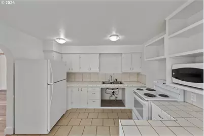 1326 Lakeshore Dr, Coos Bay, OR 97420 - Photo 15