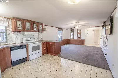 4750 Franklin Blvd #F1, Eugene, OR 97403 - Photo 9