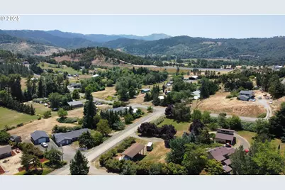 176 Homestead Dr, Myrtle Creek, OR 97457 - Photo 39