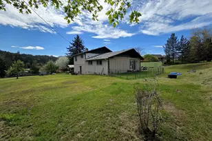 176 Homestead Dr, Myrtle Creek, OR 97457 - Photo 3