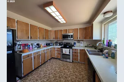 176 Homestead Dr, Myrtle Creek, OR 97457 - Photo 33