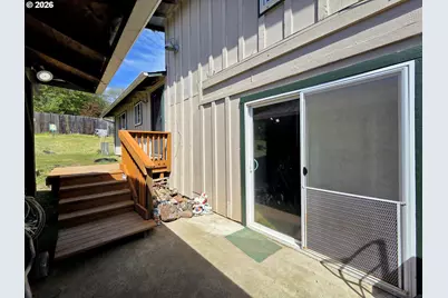 176 Homestead Dr, Myrtle Creek, OR 97457 - Photo 9