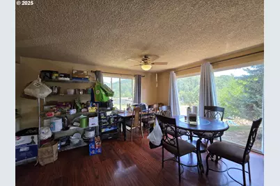 176 Homestead Dr, Myrtle Creek, OR 97457 - Photo 31