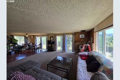 176 Homestead Dr, Myrtle Creek, OR 97457 - Photo 37