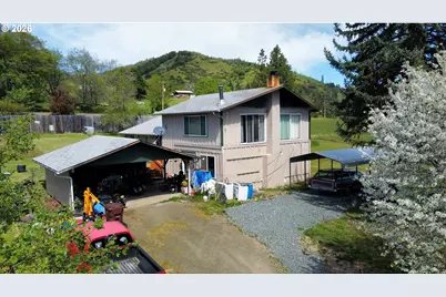 176 Homestead Dr, Myrtle Creek, OR 97457 - Photo 11
